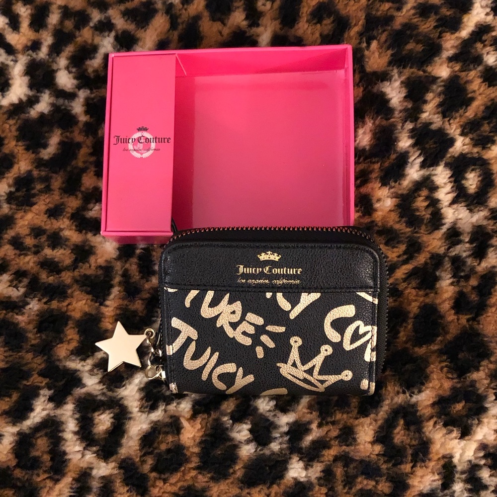 Juicy Couture Black & Gold Zip Wallet ❤️